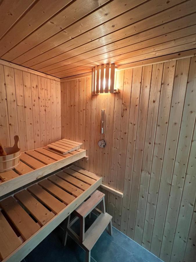 Ferienhaus Auszeit Mit Sauna Schwarz Exterior foto