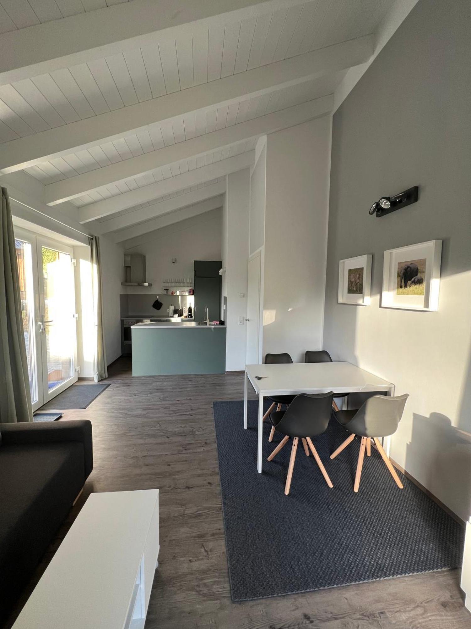 Ferienhaus Auszeit Mit Sauna Schwarz Exterior foto